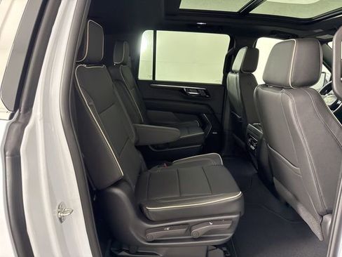 New 2026 Chevrolet Suburban Premier w/ Sun And Tow Package AWD/4WD image 17