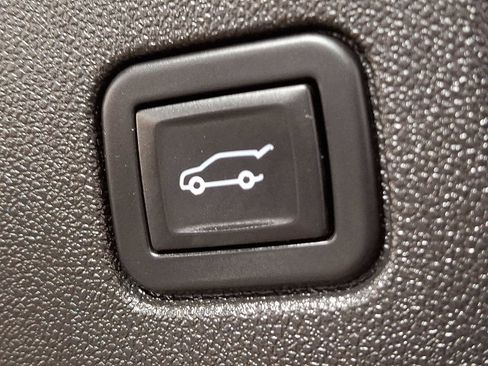 Used 2024 Chevrolet Equinox LT image 29