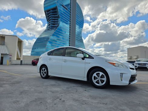 Used 2013 Toyota Prius Four image 11