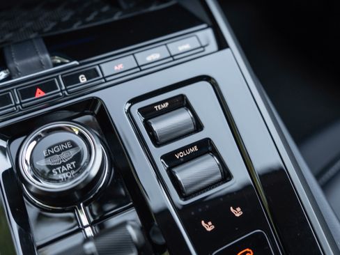 Used 2025 Aston Martin DBX 707 image 29