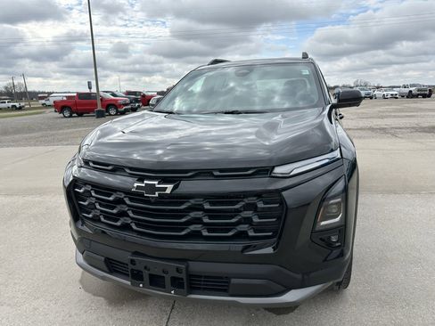 New 2026 Chevrolet Equinox LT w/ Convenience Package II AWD/4WD image 10