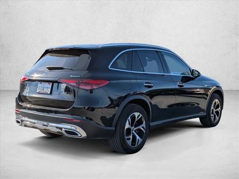 Used 2025 Mercedes-Benz GLC 350e 4MATIC image 5