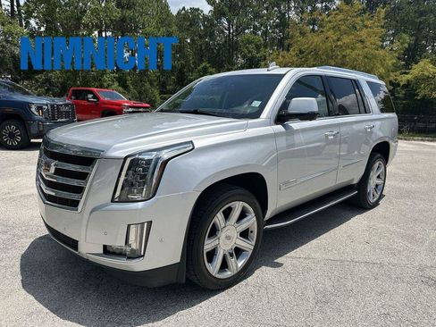 Used 2020 Cadillac Escalade Luxury RWD image 1