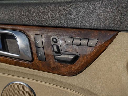 Used 2015 Mercedes-Benz SLK 250 w/ Premium Package image 21