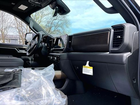 New 2026 Chevrolet Silverado 3500 High Country w/ High Country Premium Package AWD/4WD image 10