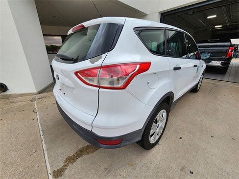 Used 2015 Ford Escape S FWD image 4