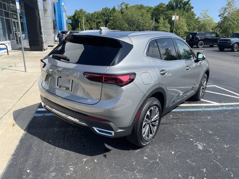 New 2025 Buick Envision Preferred image 9