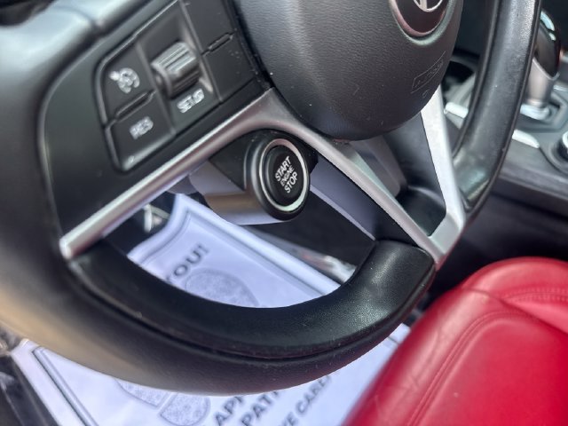 Used 2018 Alfa Romeo Giulia AWD image 27