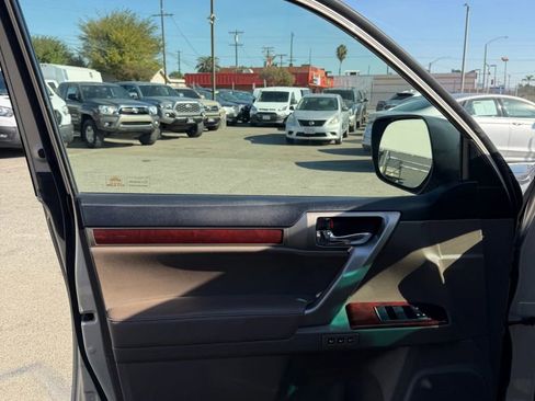 Used 2010 Lexus GX 460 image 19