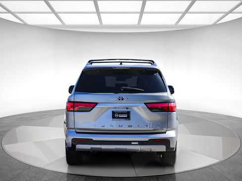 Used 2025 Toyota Sequoia Capstone AWD/4WD image 3
