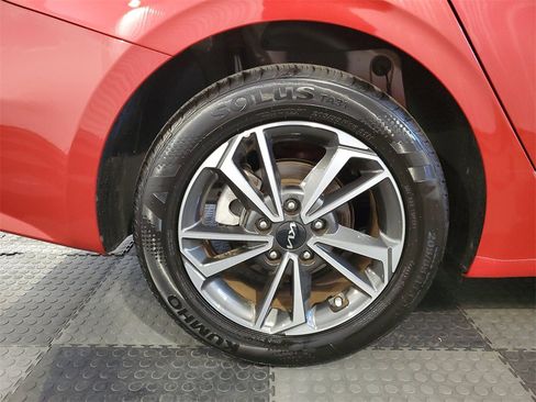 Certified 2024 Kia Forte LXS w/ LXS Technology Package image 7