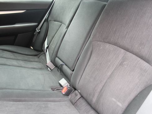 Used 2014 Subaru Legacy 2.5i Premium w/ Moonroof Package AWD/4WD image 12