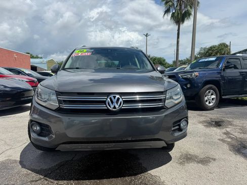 Used 2016 Volkswagen Tiguan SE FWD image 2