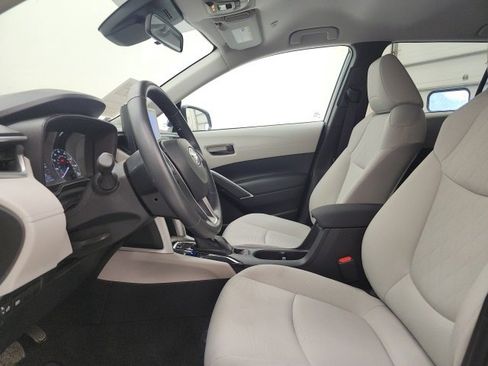 Used 2023 Toyota Corolla Cross LE image 14