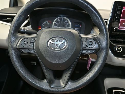 Used 2020 Toyota Corolla LE FWD image 13