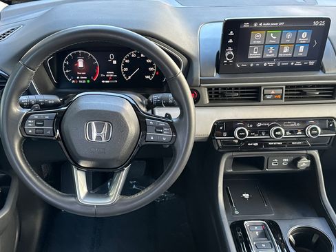 Used 2024 Honda Pilot EX-L image 11