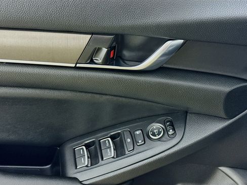 Used 2021 Honda Accord LX image 17