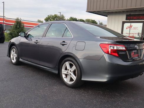 Used 2014 Toyota Camry SE w/ Leather Package FWD image 12