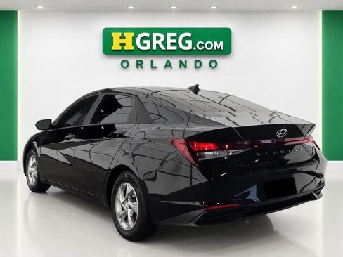 Used 2023 Hyundai Elantra SE FWD image 2