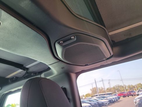 Used 2022 Jeep Wrangler Willys image 19