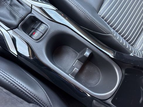 Used 2024 Toyota Corolla Cross XSE w/ Convenience Package image 35