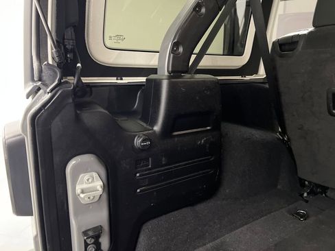 Used 2023 Jeep Wrangler Altitude image 27