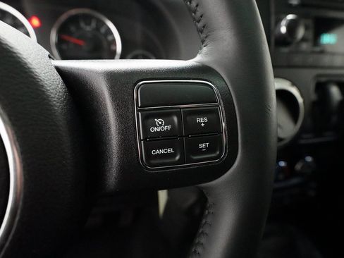 Used 2017 Jeep Wrangler Sahara w/ Connectivity Group image 17