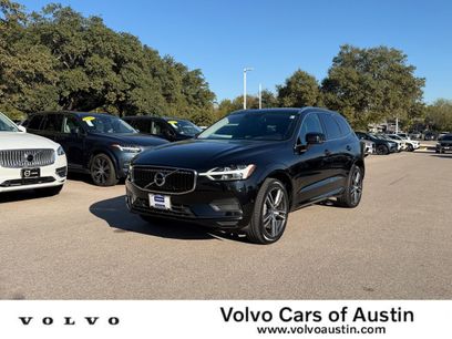 Used 2019 Volvo XC60 T5 Momentum w/ Multimedia Package