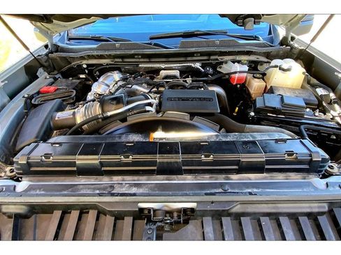 Used 2024 Chevrolet Silverado 2500 ZR2 w/ Technology Package image 12