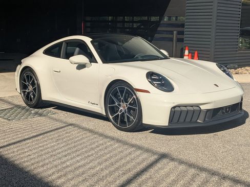 Certified 2025 Porsche 911 Carrera GTS RWD image 7