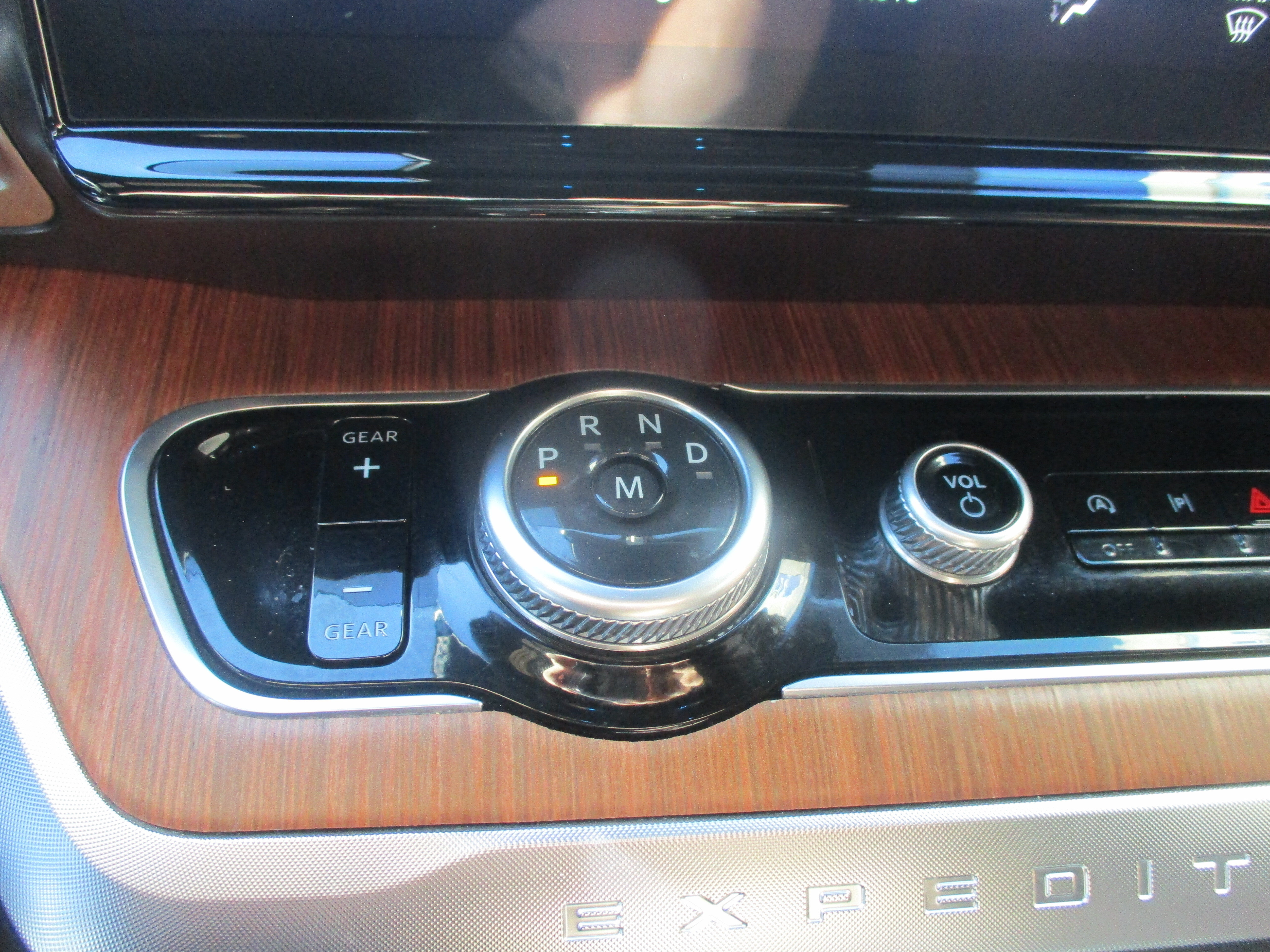 Used 2025 Ford Expedition King Ranch AWD/4WD image 14