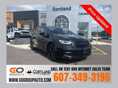 Used 2025 Chrysler Pacifica Limited