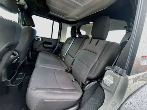 Used 2023 Jeep Wrangler Unlimited AWD/4WD image 27