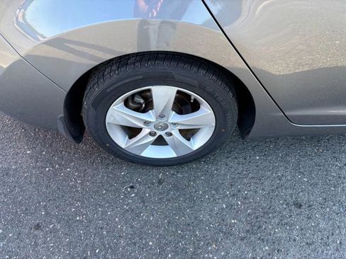 Used 2013 Hyundai Elantra GLS w/ Preferred Pkg FWD image 21