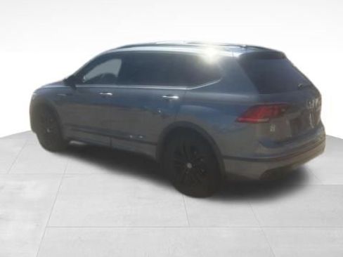 Used 2022 Volkswagen Tiguan SE R-Line AWD/4WD image 5