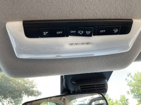 Used 2025 Nissan Versa SV image 26