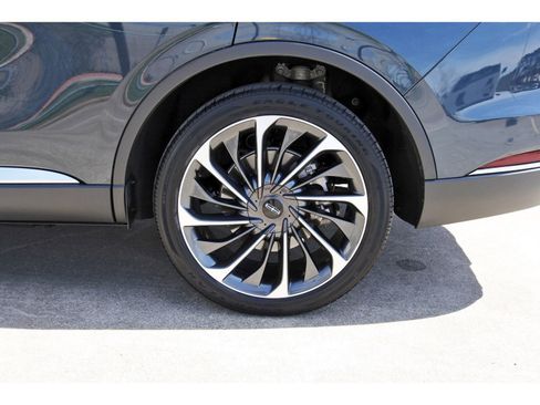 Used 2023 Lincoln Aviator Reserve w/ Equipment Group 201A image 30