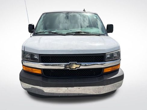 Used 2018 Chevrolet Express 3500 LT w/ LT Preferred Equipment Group RWD image 3