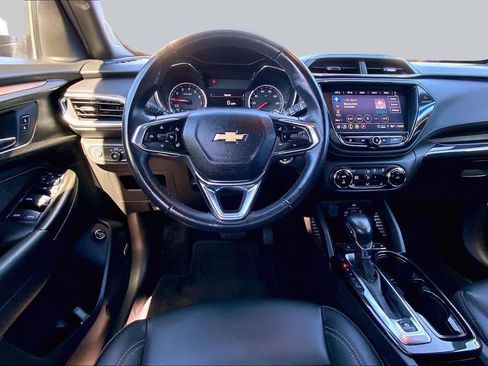 Certified 2023 Chevrolet TrailBlazer ACTIV w/ Sun and Liftgate Package FWD image 5