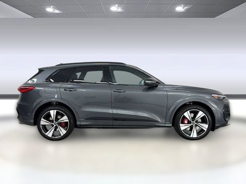 New 2026 Audi SQ5 Premium Plus AWD/4WD image 8