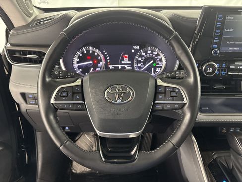 Used 2022 Toyota Highlander Limited AWD/4WD image 16