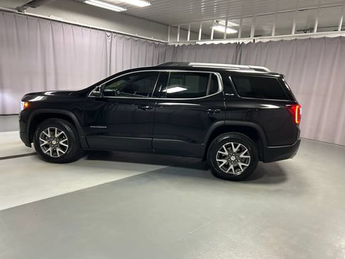 Used 2023 GMC Acadia SLE w/ Driver Convenience Package FWD image 4