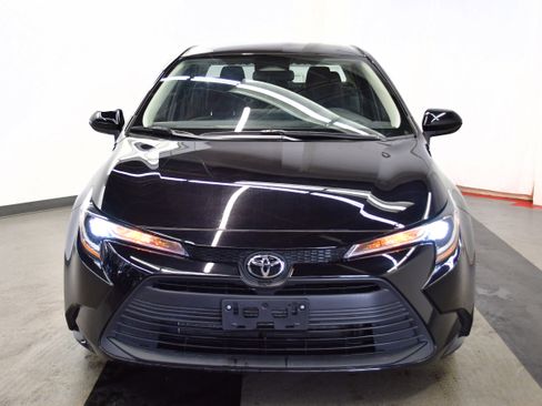 Used 2025 Toyota Corolla LE image 3