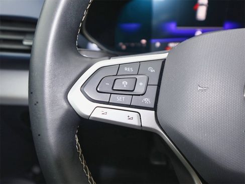 Certified 2022 Volkswagen Taos SE w/ Panoramic Sunroof Package image 22