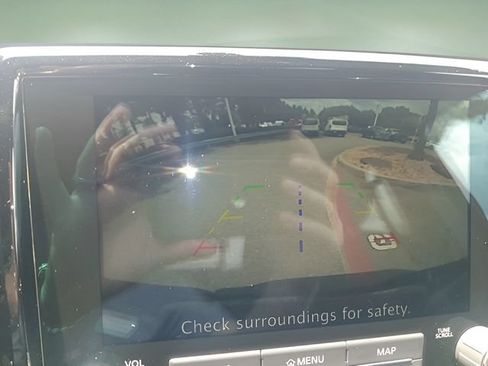 Used 2024 Nissan Frontier PRO-4X w/ Technology Package AWD/4WD image 13