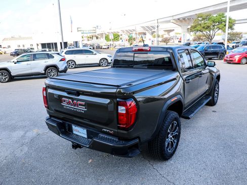 Used 2025 GMC Canyon AT4 w/ AT4 Premium Package AWD/4WD image 8