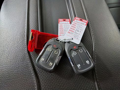 Used 2022 GMC Sierra 3500 Denali image 35