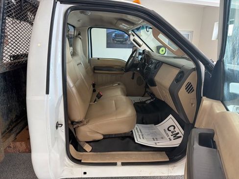 Used 2009 Ford F550 4x4 Regular Cab Super Duty image 12