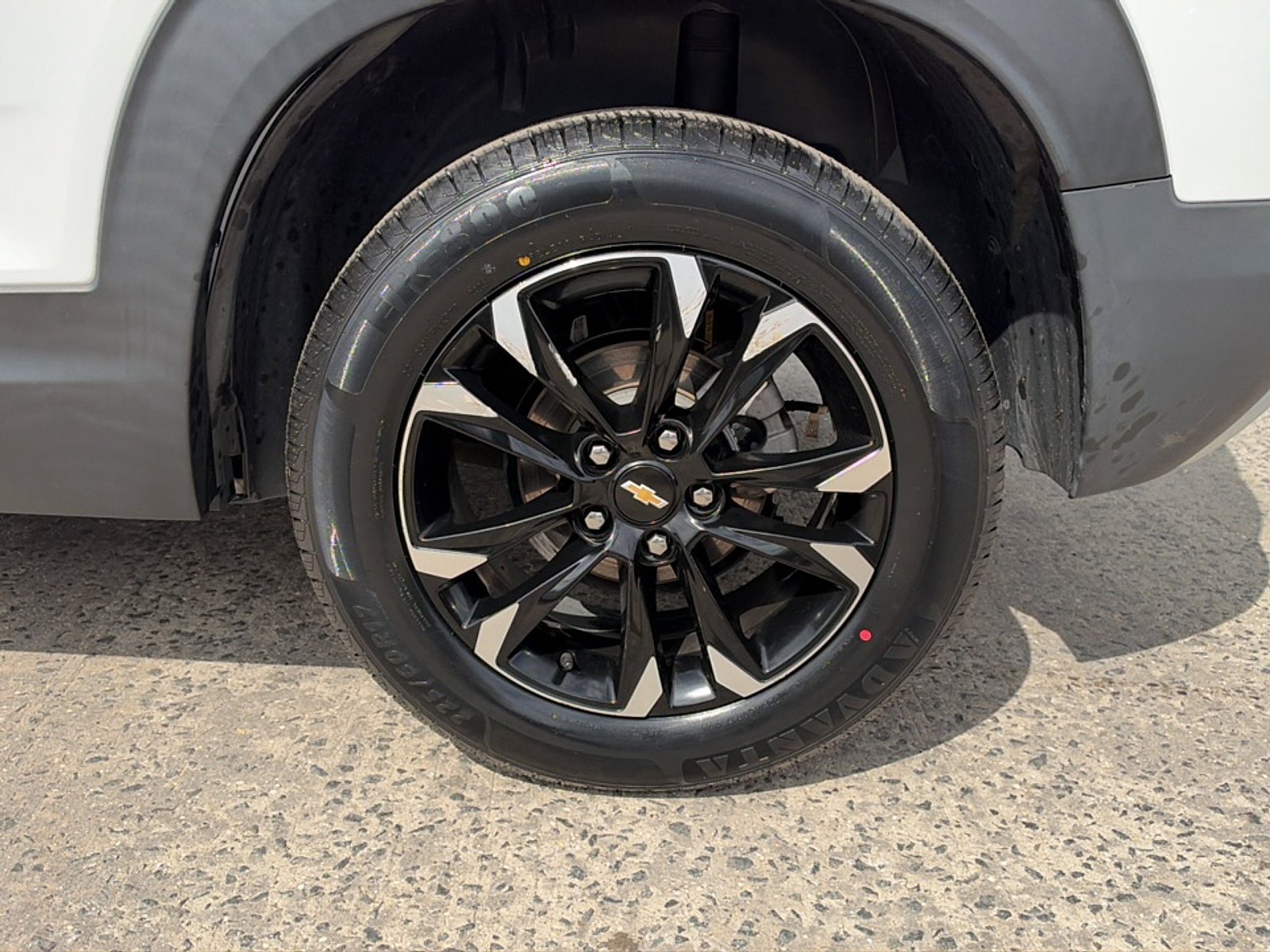Used 2023 Chevrolet TrailBlazer LT AWD/4WD image 37