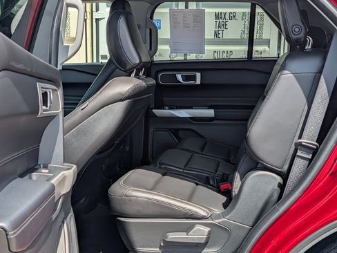 Used 2020 Ford Explorer XLT w/ Equipment Group 202A image 15